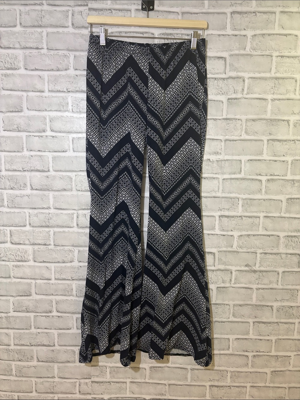 Streetwear Society navy, White, gray chevron Elastic pants, large